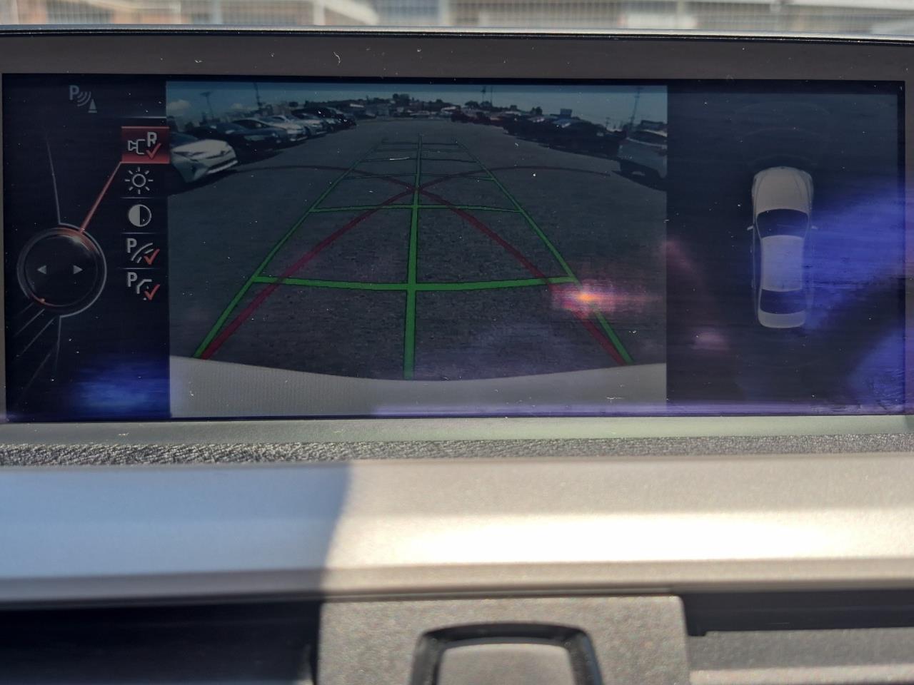 2014 BMW 320i  Sedan SEE US FOR FINANCE! BUY NOW PAY IN 6 MONTHS!*