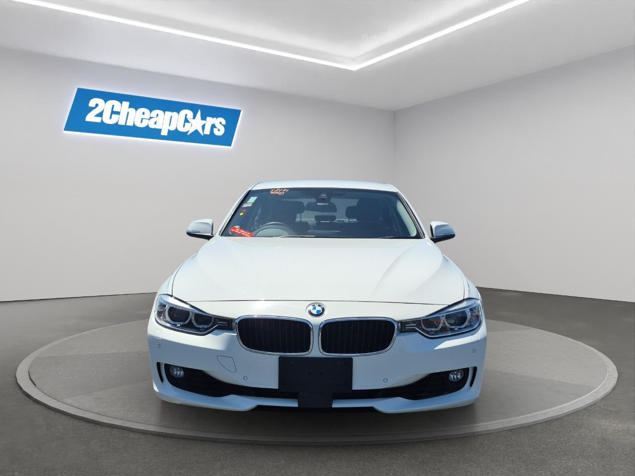 2014 BMW 320i  Sedan SEE US FOR FINANCE! BUY NOW PAY IN 6 MONTHS!*