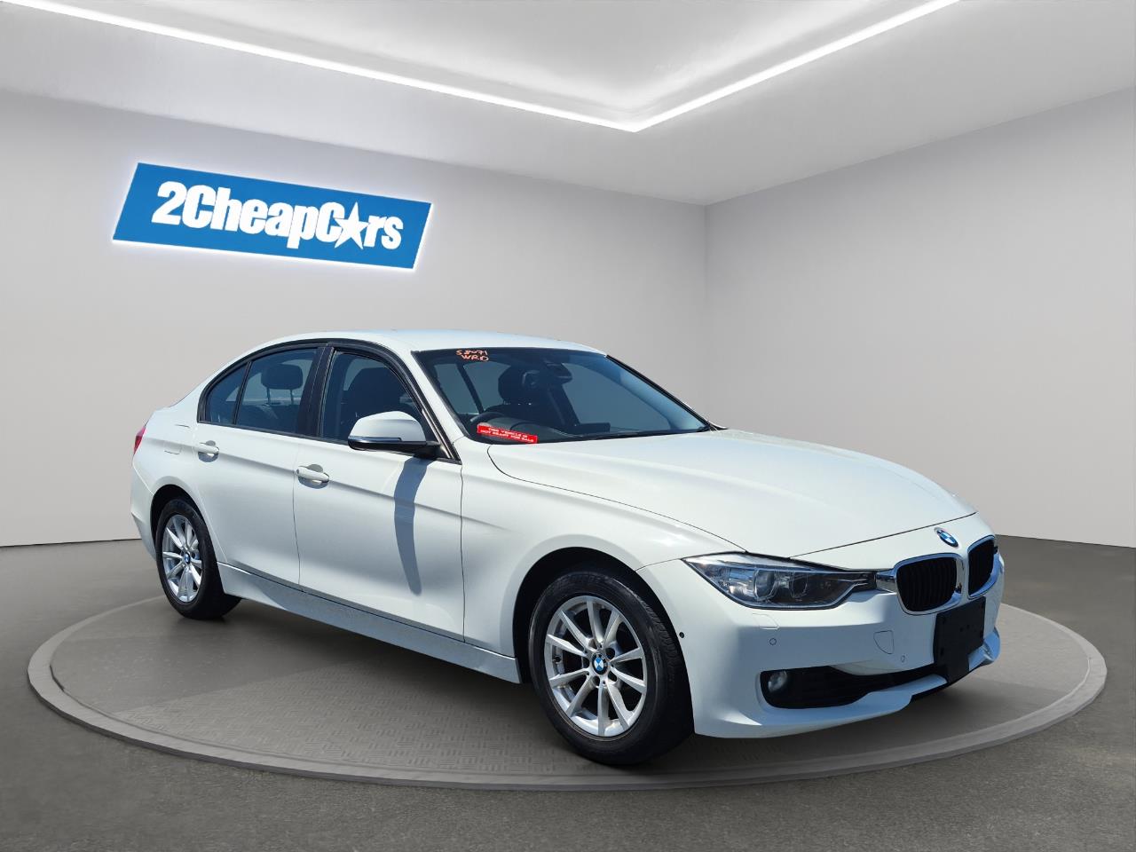2014 BMW 320i  Sedan SEE US FOR FINANCE! BUY NOW PAY IN 6 MONTHS!*