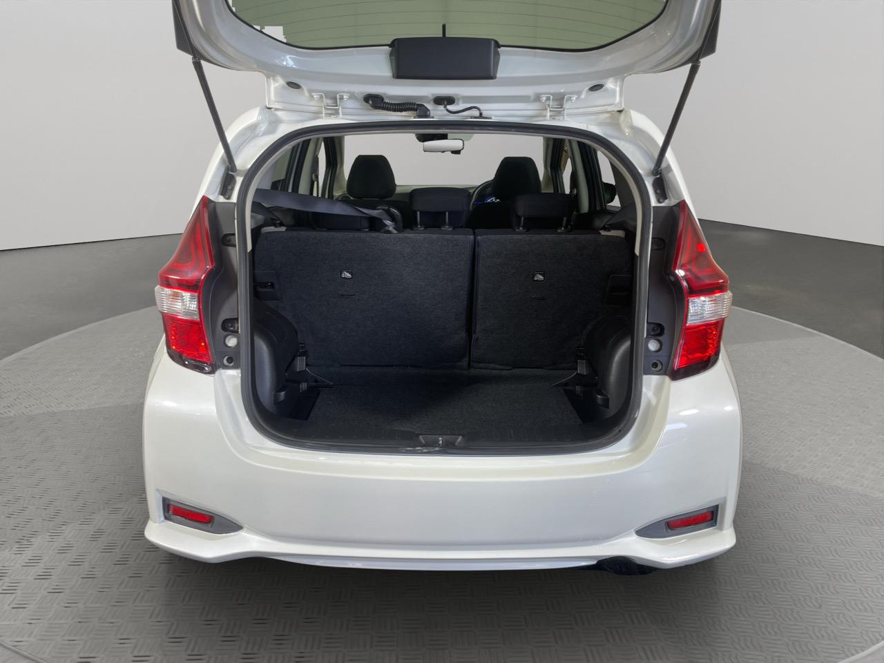 2017 Nissan Note E-POWER B Hatchback REVERSING CAMERA + AUTO LIGHTS + PUSH BUTTON START