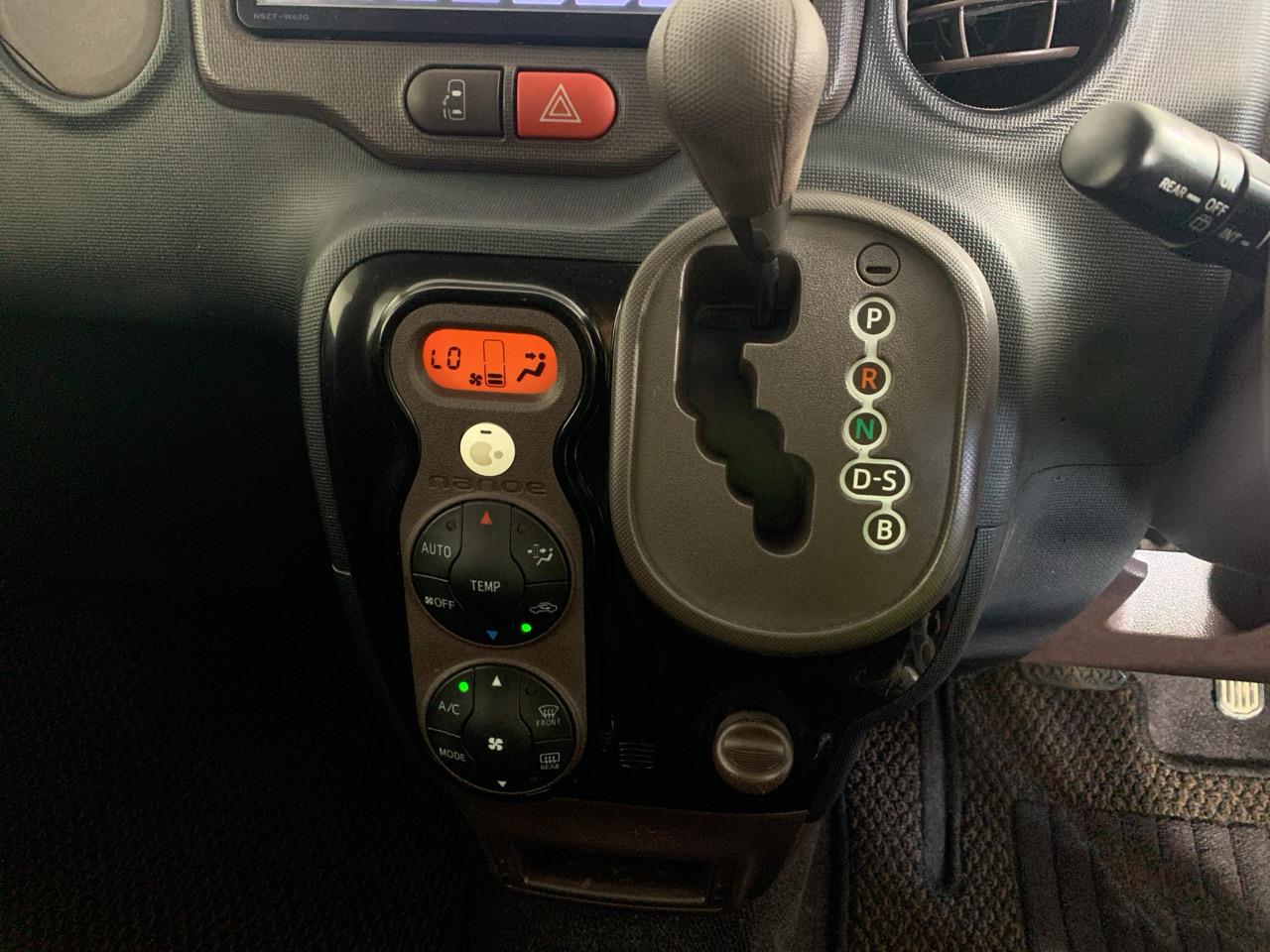 2013 Toyota SPADE Y Hatchback LOW KMS + POWER SLIDING DOOR + PUSH BUTTON START