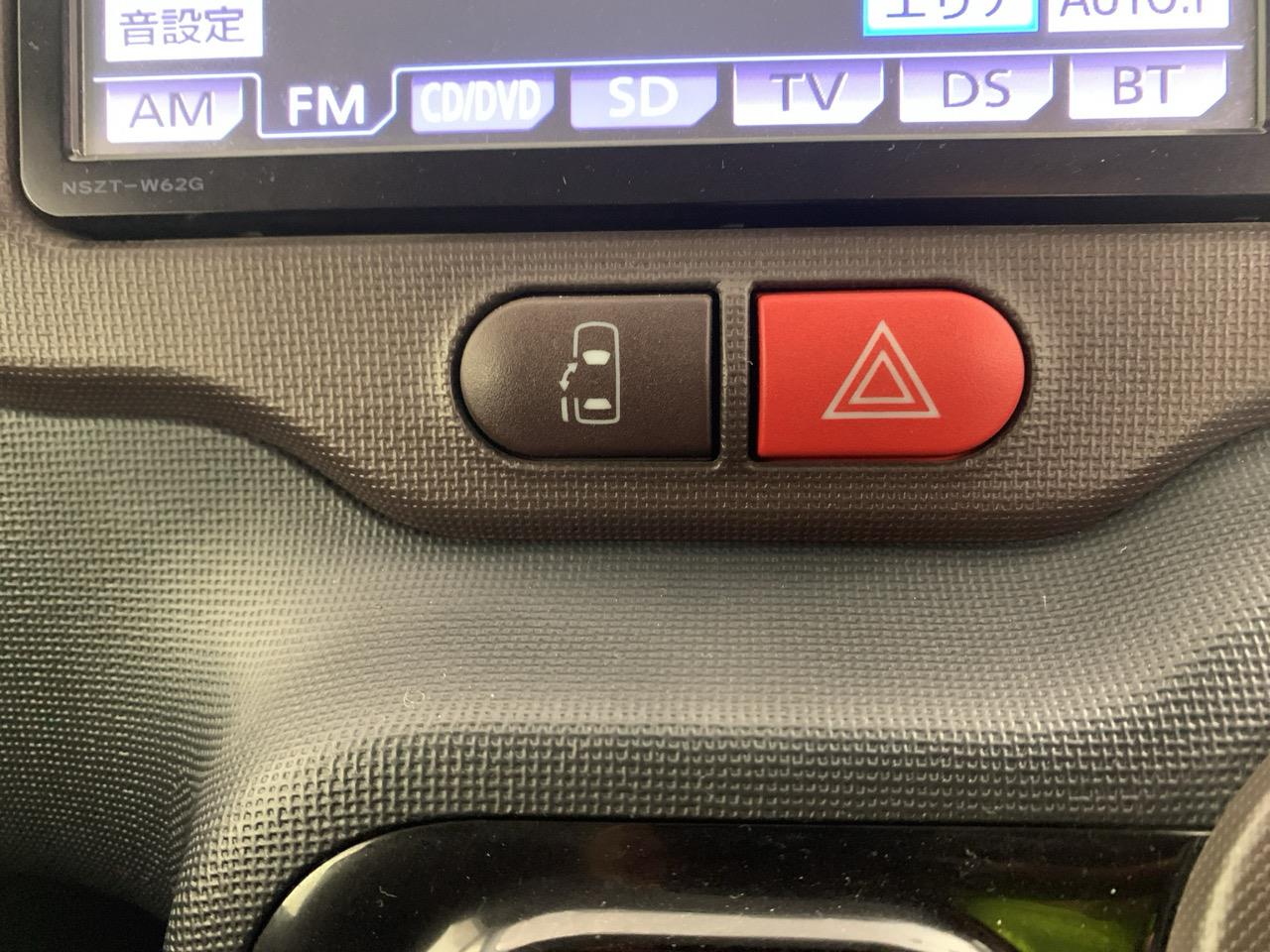 2013 Toyota SPADE Y Hatchback LOW KMS + POWER SLIDING DOOR + PUSH BUTTON START