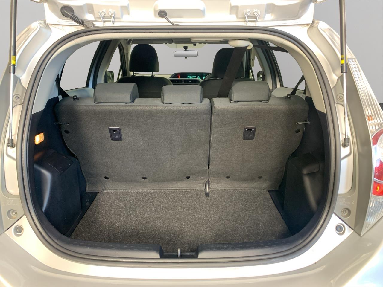 2013 Toyota Aqua S Hatchback AUTO LIGHTS+ PUSH STRAT + REVERSING CAMERA