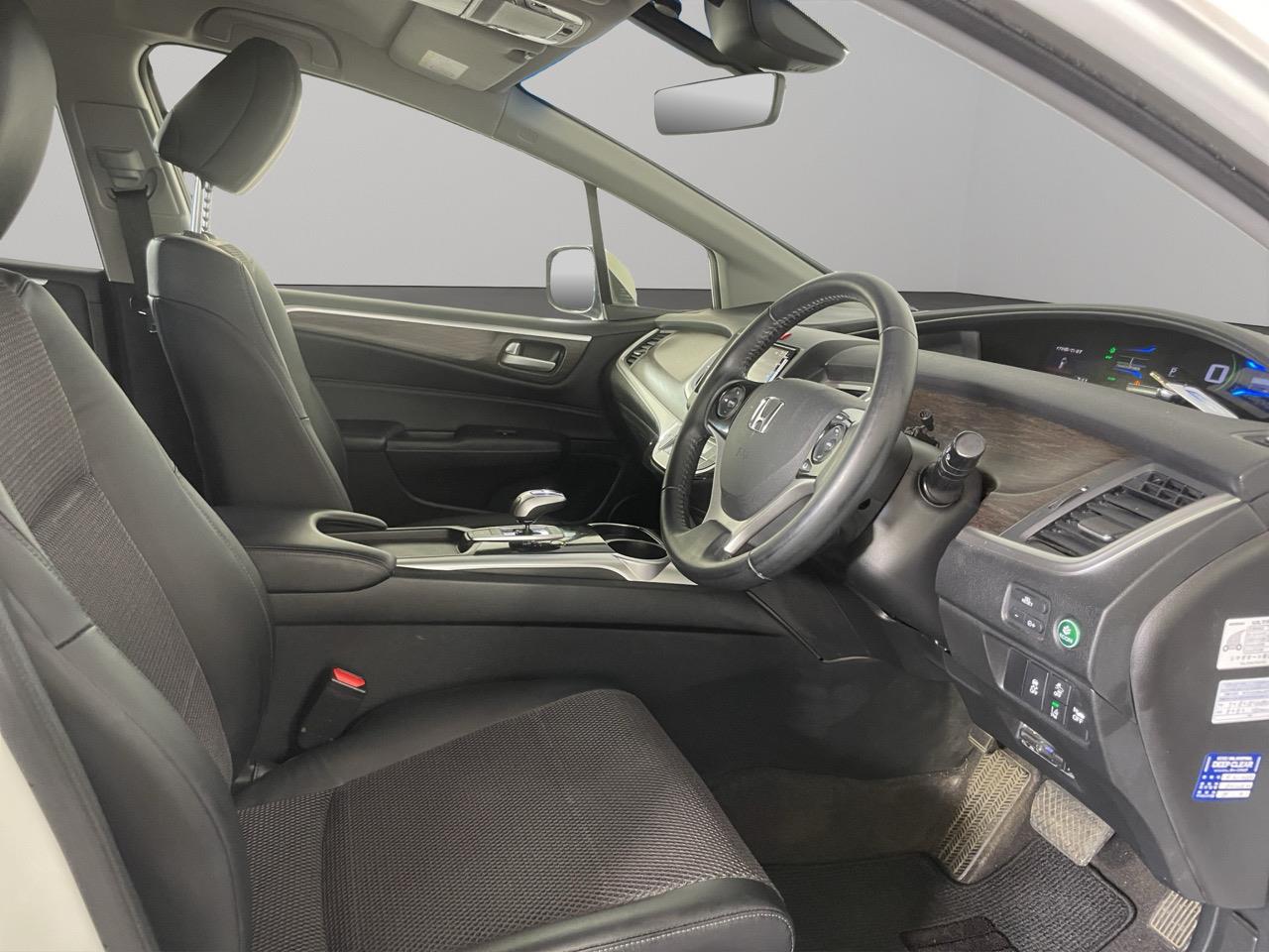 2015 Honda JADE HYBRID X People Mover REVESING CAMERA + PUSH SRART + AUTO LIGHTS