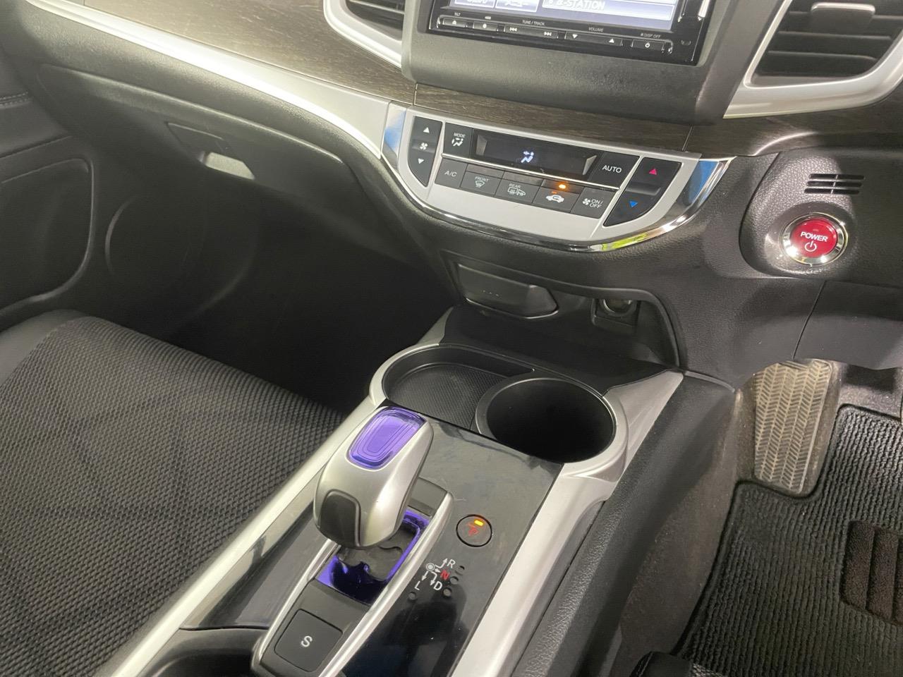 2015 Honda JADE HYBRID X People Mover REVESING CAMERA + PUSH SRART + AUTO LIGHTS