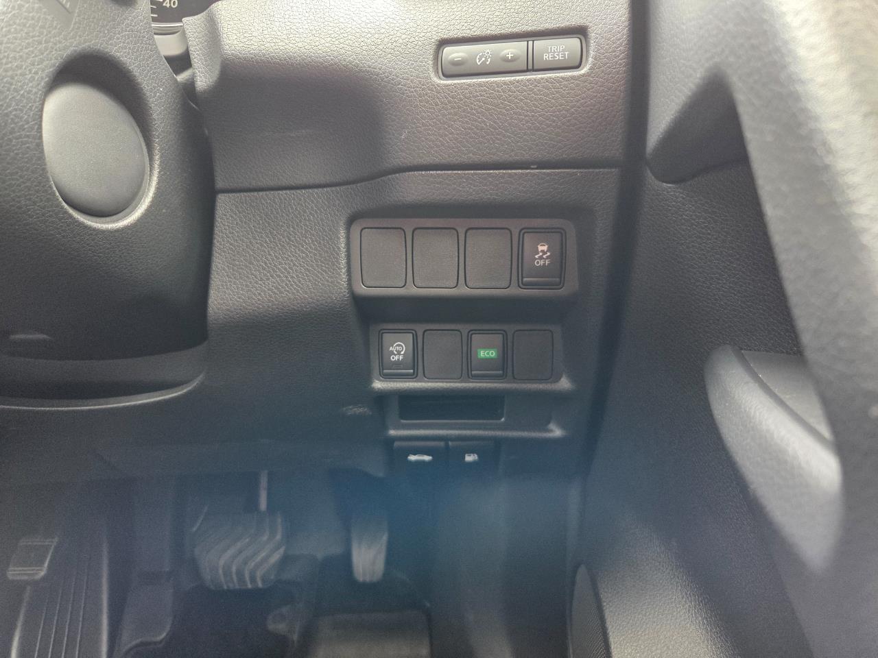 2016 Nissan X-TRAIL  RV/SUV HEATED SEATS + PUSH BUTTON START +REVERSING CAMERA