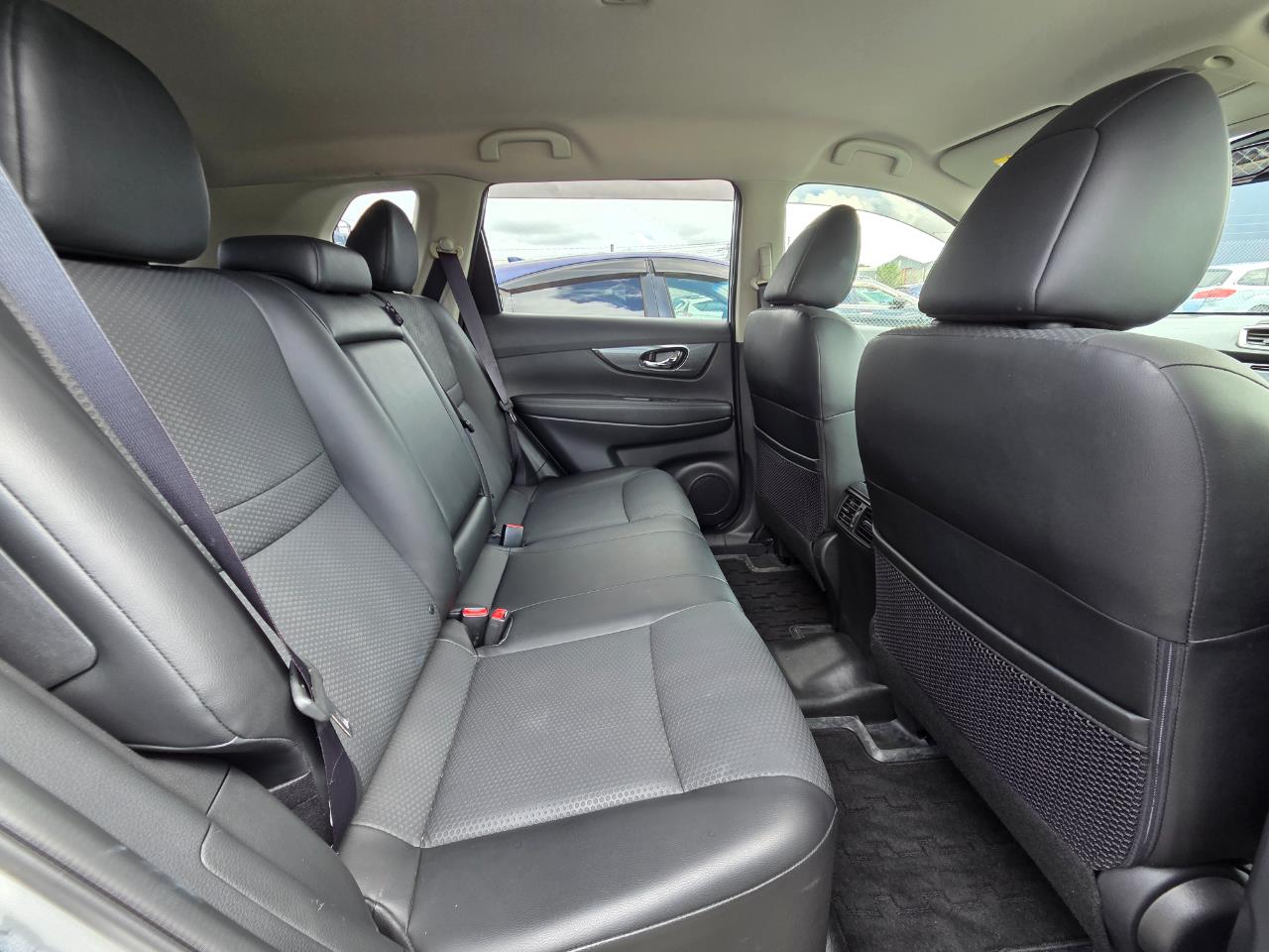 2016 Nissan X-TRAIL  RV/SUV HEATED SEATS + PUSH BUTTON START +REVERSING CAMERA