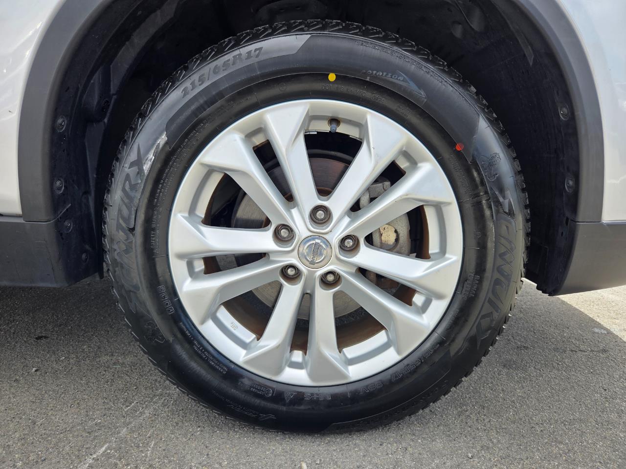 2016 Nissan X-TRAIL  RV/SUV HEATED SEATS + PUSH BUTTON START +REVERSING CAMERA