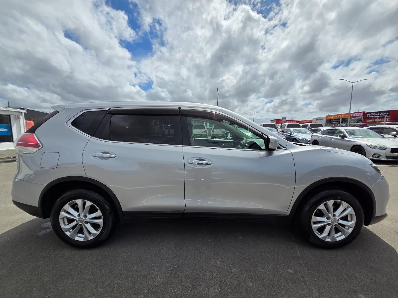 2016 Nissan X-TRAIL  RV/SUV HEATED SEATS + PUSH BUTTON START +REVERSING CAMERA