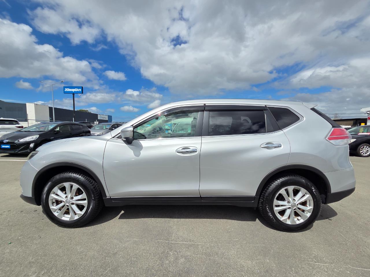 2016 Nissan X-TRAIL  RV/SUV HEATED SEATS + PUSH BUTTON START +REVERSING CAMERA