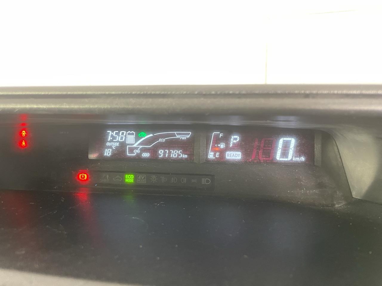 2015 Toyota Aqua Facelift Model S Hatchback REVERSING CAMERA + AUTO LIGHTS + PUSH BUTTON START