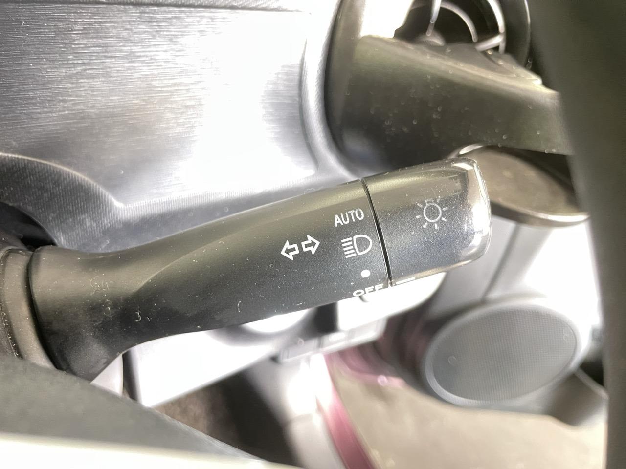 2015 Toyota Aqua Facelift Model S Hatchback REVERSING CAMERA + AUTO LIGHTS + PUSH BUTTON START