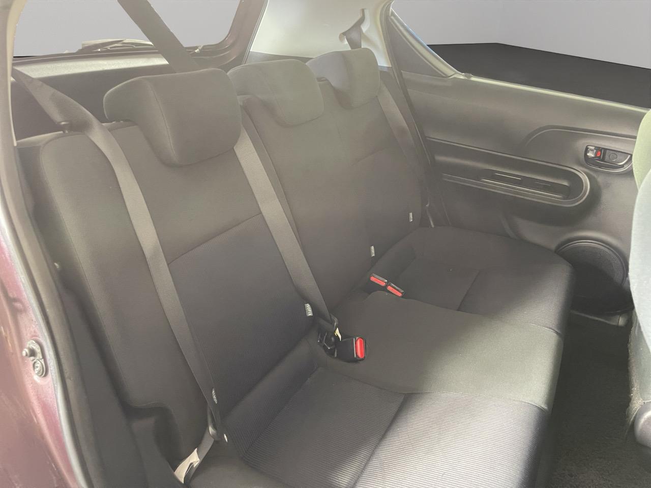 2015 Toyota Aqua Facelift Model S Hatchback REVERSING CAMERA + AUTO LIGHTS + PUSH BUTTON START