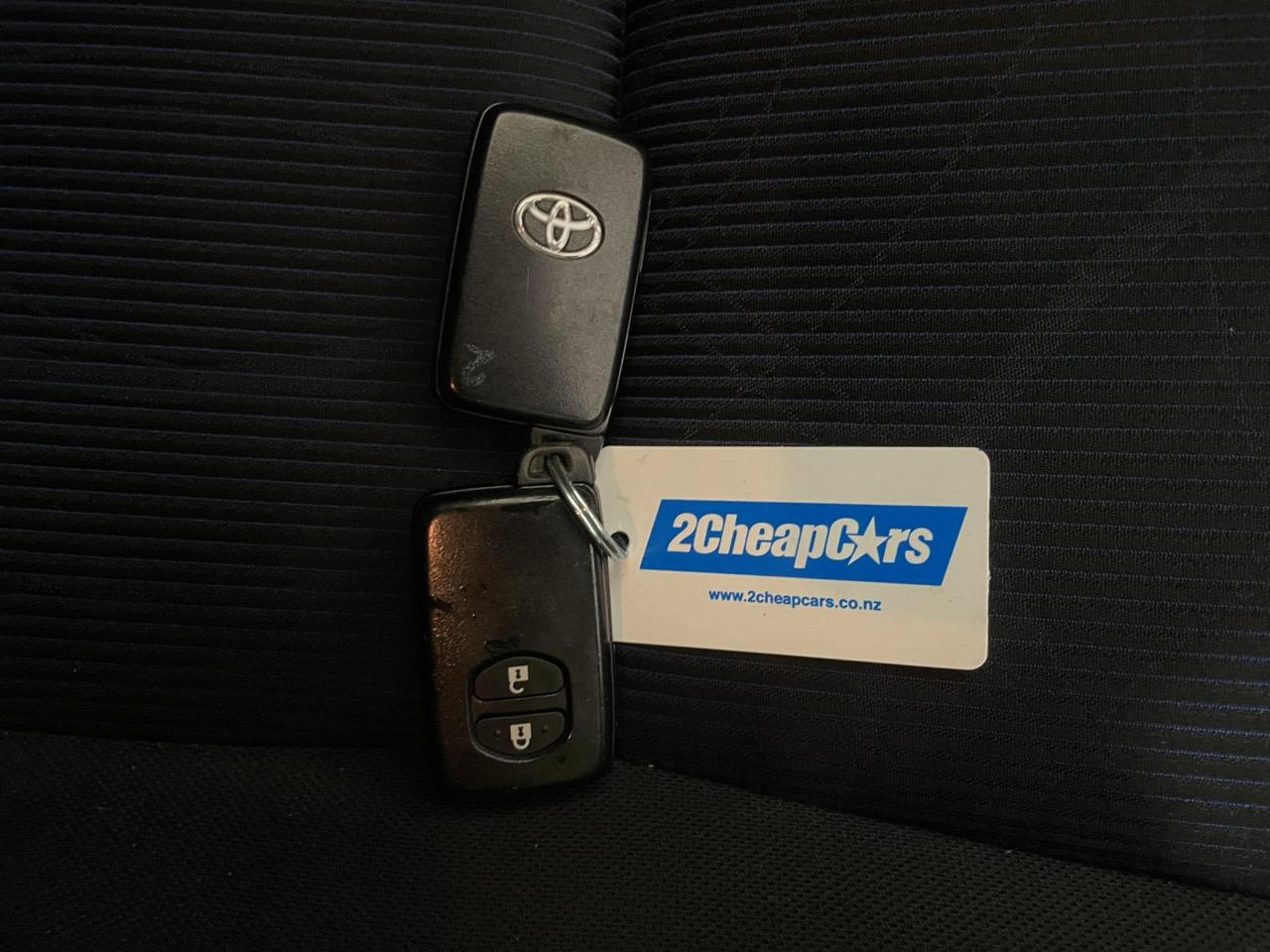 2015 Toyota Aqua Facelift Model S Hatchback REVERSING CAMERA + AUTO LIGHTS + PUSH BUTTON START