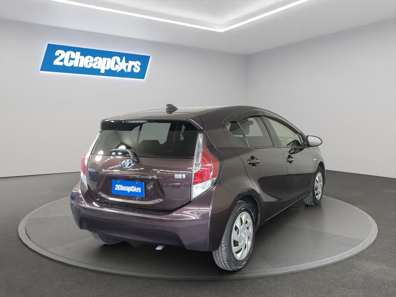 2015 Toyota Aqua Facelift Model S Hatchback REVERSING CAMERA + AUTO LIGHTS + PUSH BUTTON START