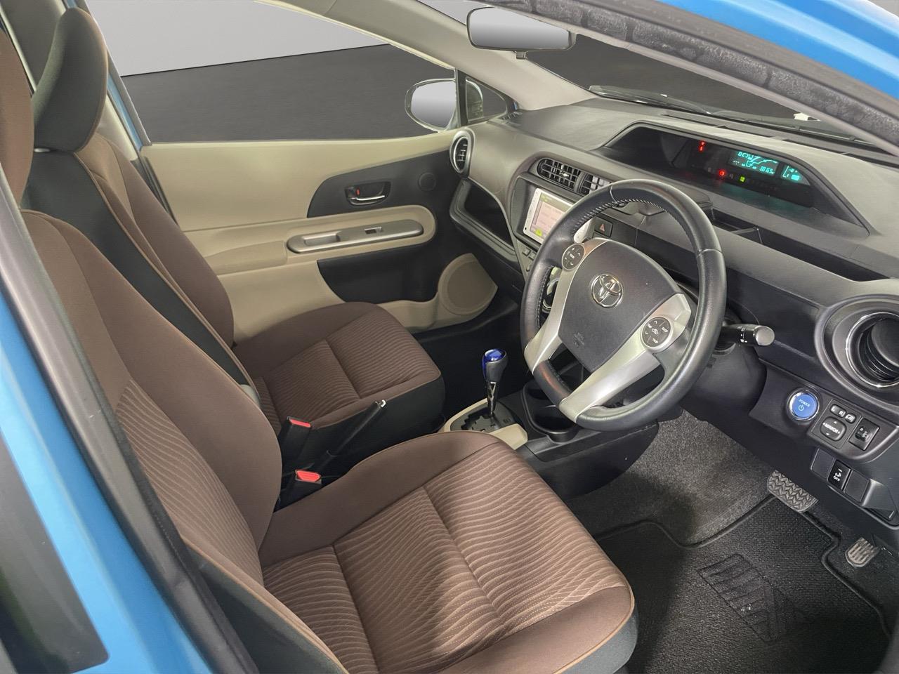 2012 Toyota Aqua 1.5 Hatchback REVESING CAMERA + PUSH SRART + AUTO LIGHTS