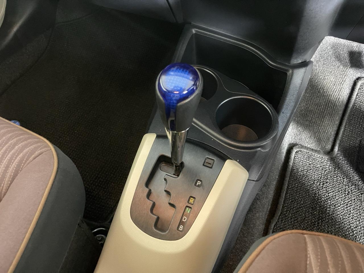 2012 Toyota Aqua 1.5 Hatchback REVESING CAMERA + PUSH SRART + AUTO LIGHTS