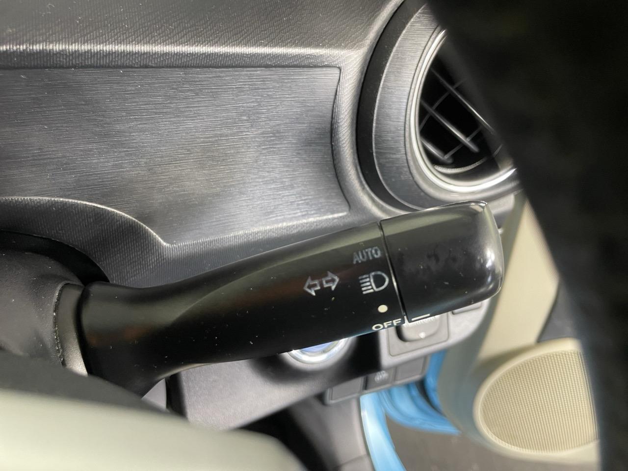 2012 Toyota Aqua 1.5 Hatchback REVESING CAMERA + PUSH SRART + AUTO LIGHTS