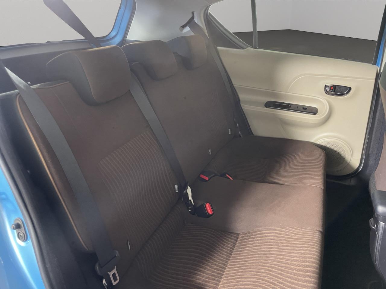 2012 Toyota Aqua 1.5 Hatchback REVESING CAMERA + PUSH SRART + AUTO LIGHTS