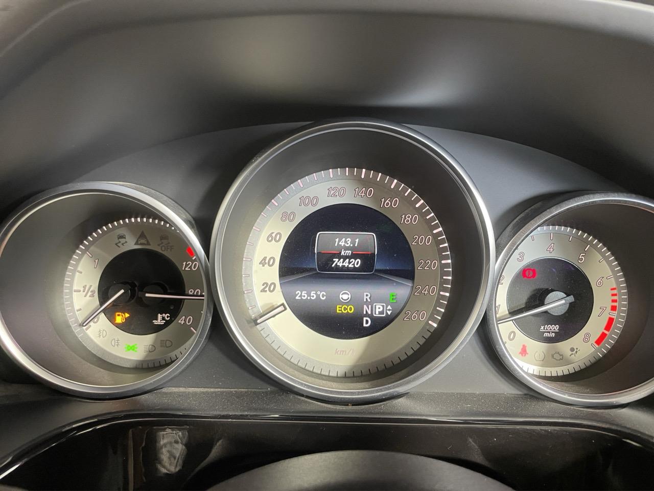 2013 Mercedes-Benz E 250 Avantgarde Line Sedan CRUISE CONTROL + HEATED SEATS + PARKING SENSORS