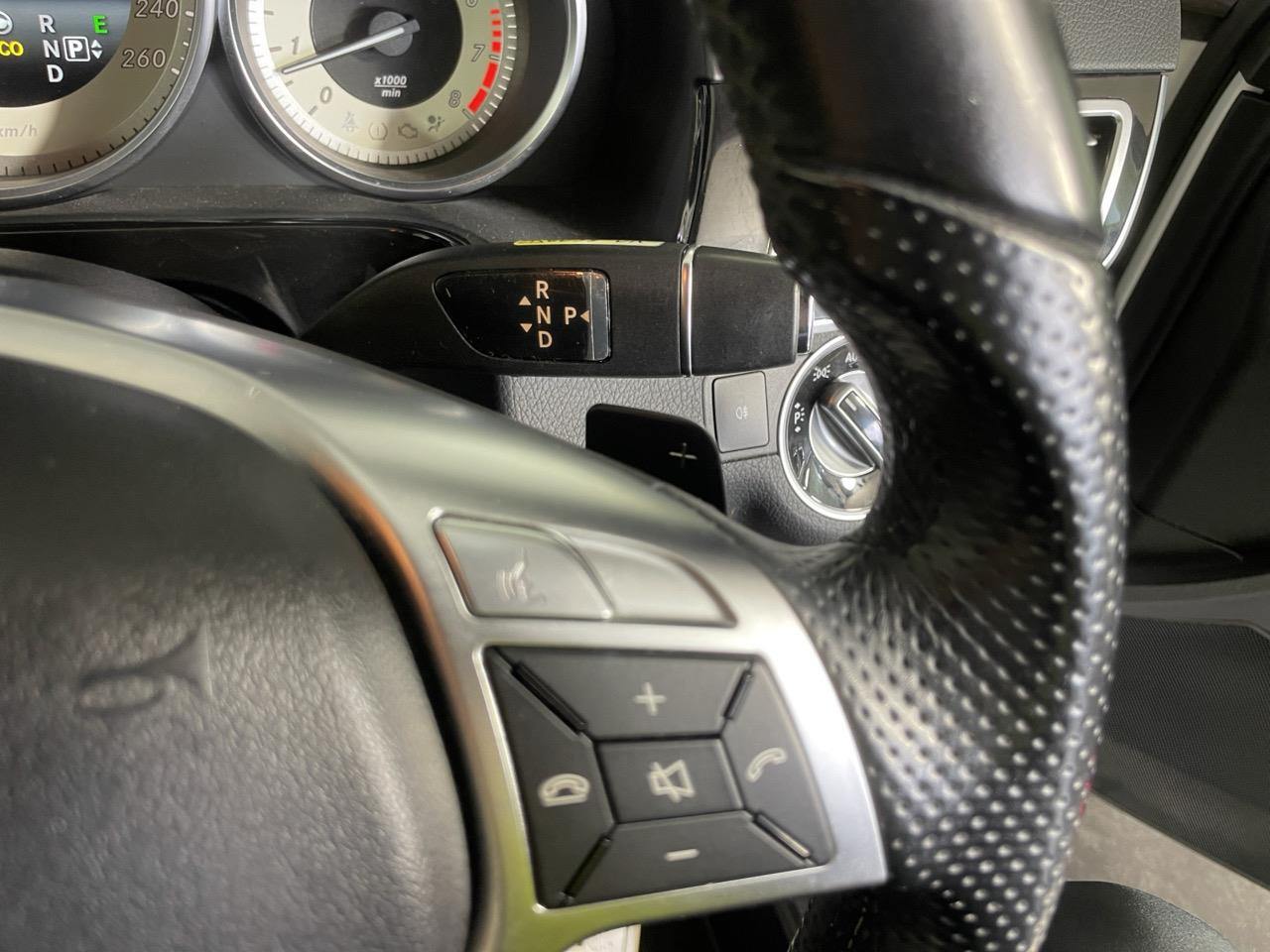 2013 Mercedes-Benz E 250 Avantgarde Line Sedan CRUISE CONTROL + HEATED SEATS + PARKING SENSORS