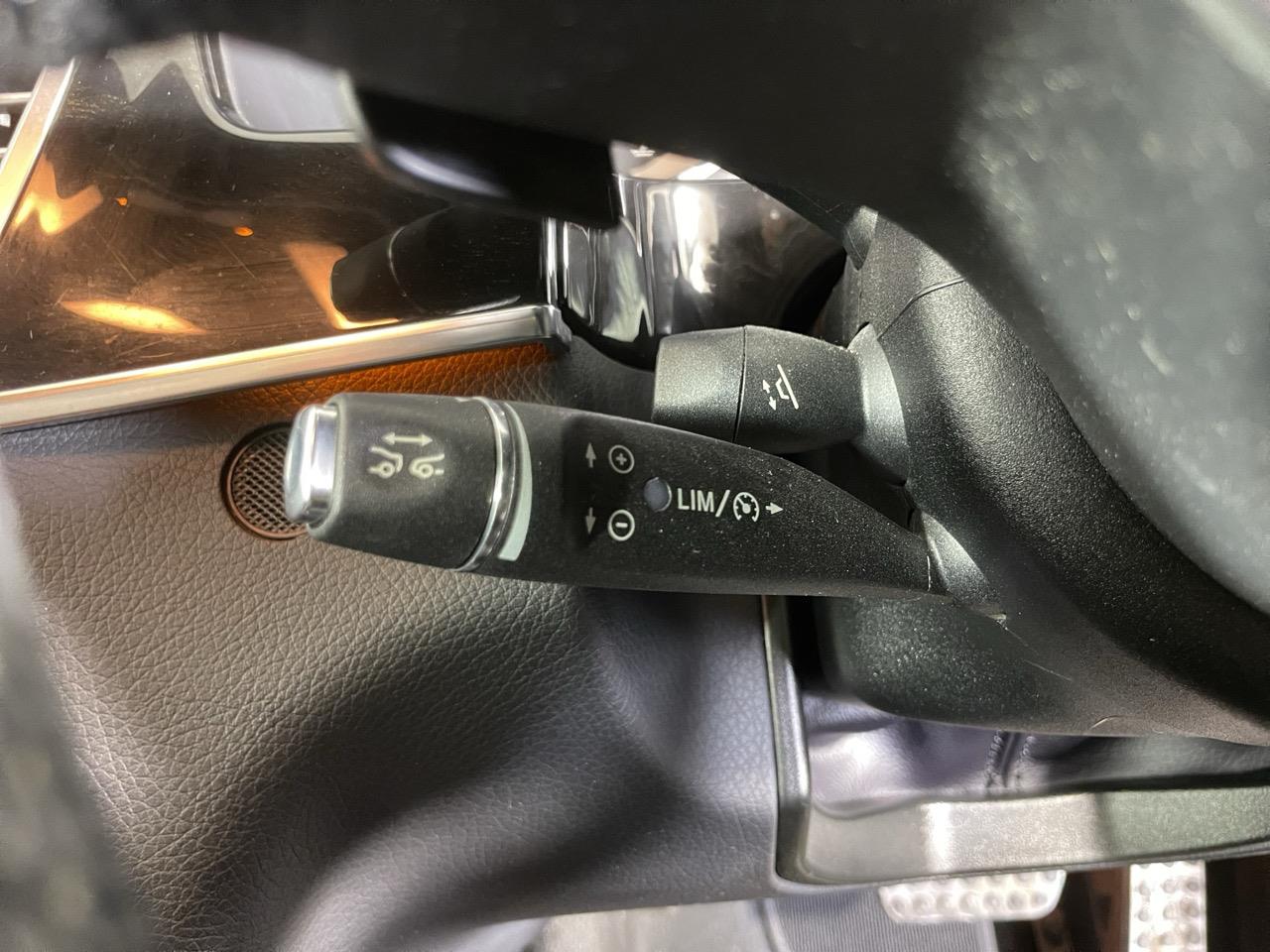 2013 Mercedes-Benz E 250 Avantgarde Line Sedan CRUISE CONTROL + HEATED SEATS + PARKING SENSORS