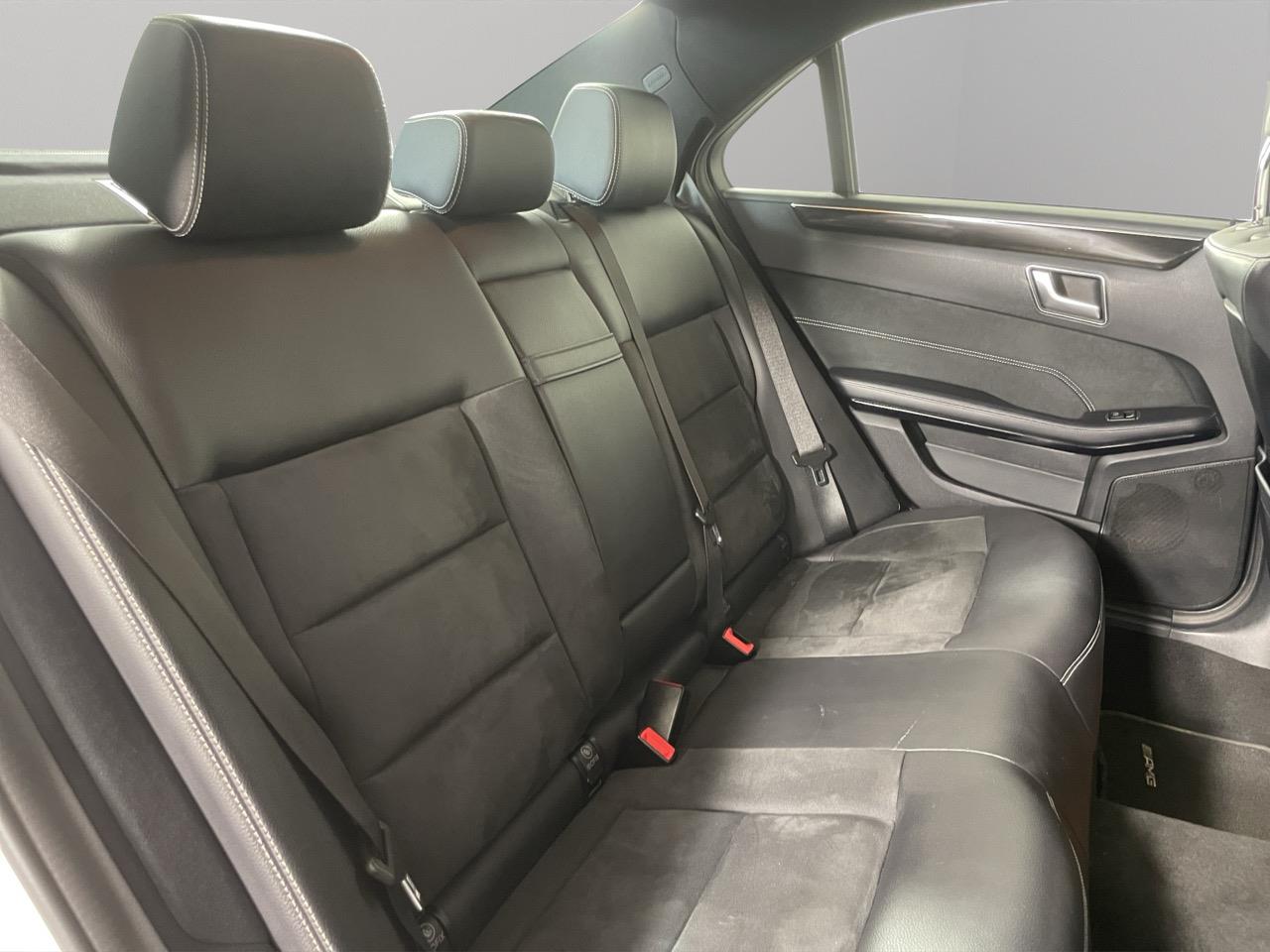 2013 Mercedes-Benz E 250 Avantgarde Line Sedan CRUISE CONTROL + HEATED SEATS + PARKING SENSORS