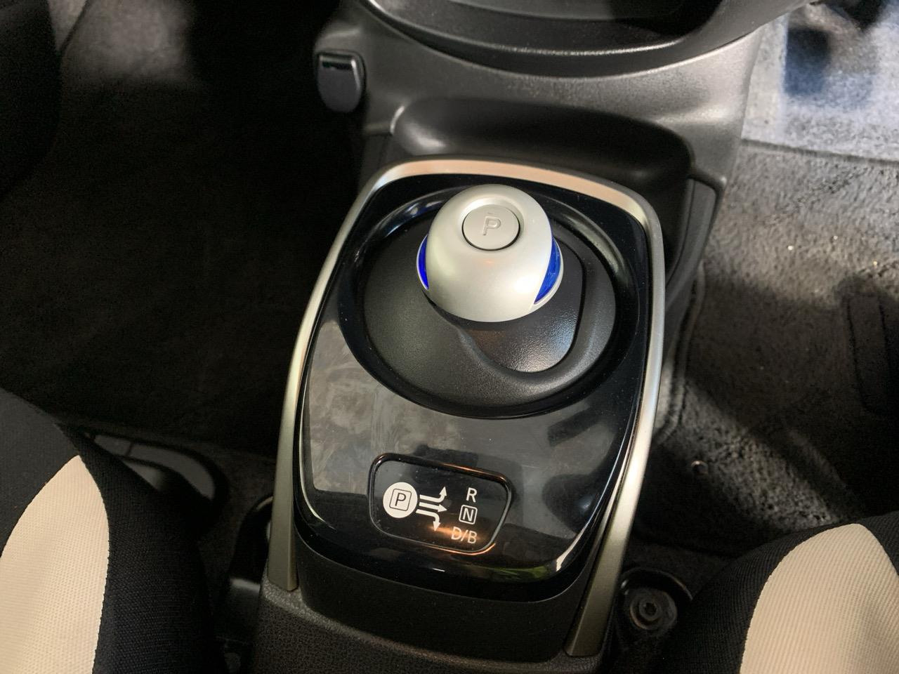 2017 Nissan Note e-power Hatchback REVERSING CAMERA + PUSH BUTTON START + AUTO LIGHTS