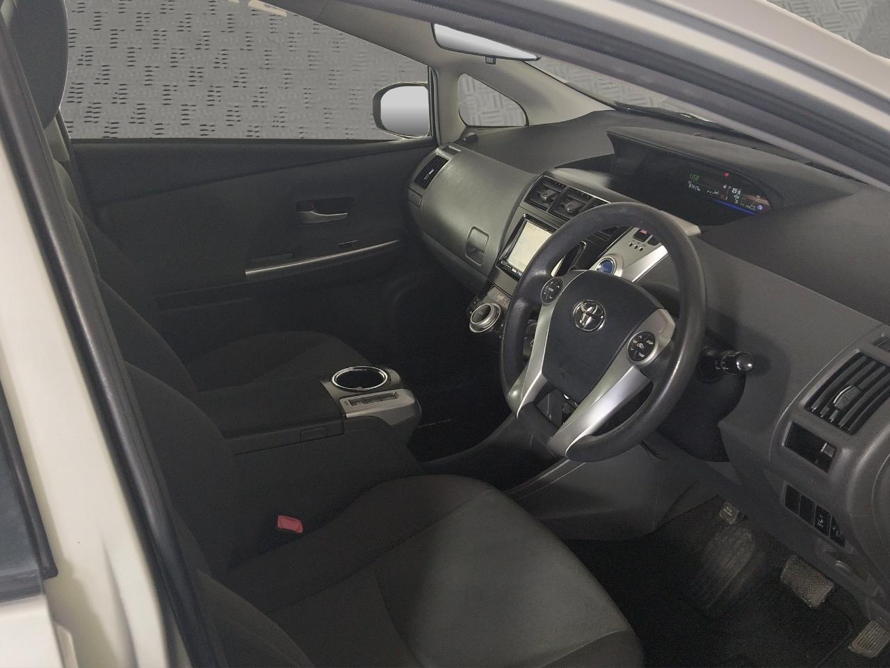 2012 Toyota Prius Alpha S Station Wagon SMART KEY + REVERSING CAMERA + AUTO LIGHTS