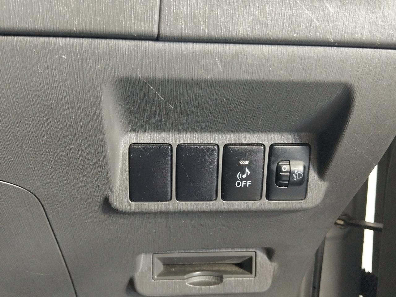 2012 Toyota Prius Alpha S Station Wagon SMART KEY + REVERSING CAMERA + AUTO LIGHTS