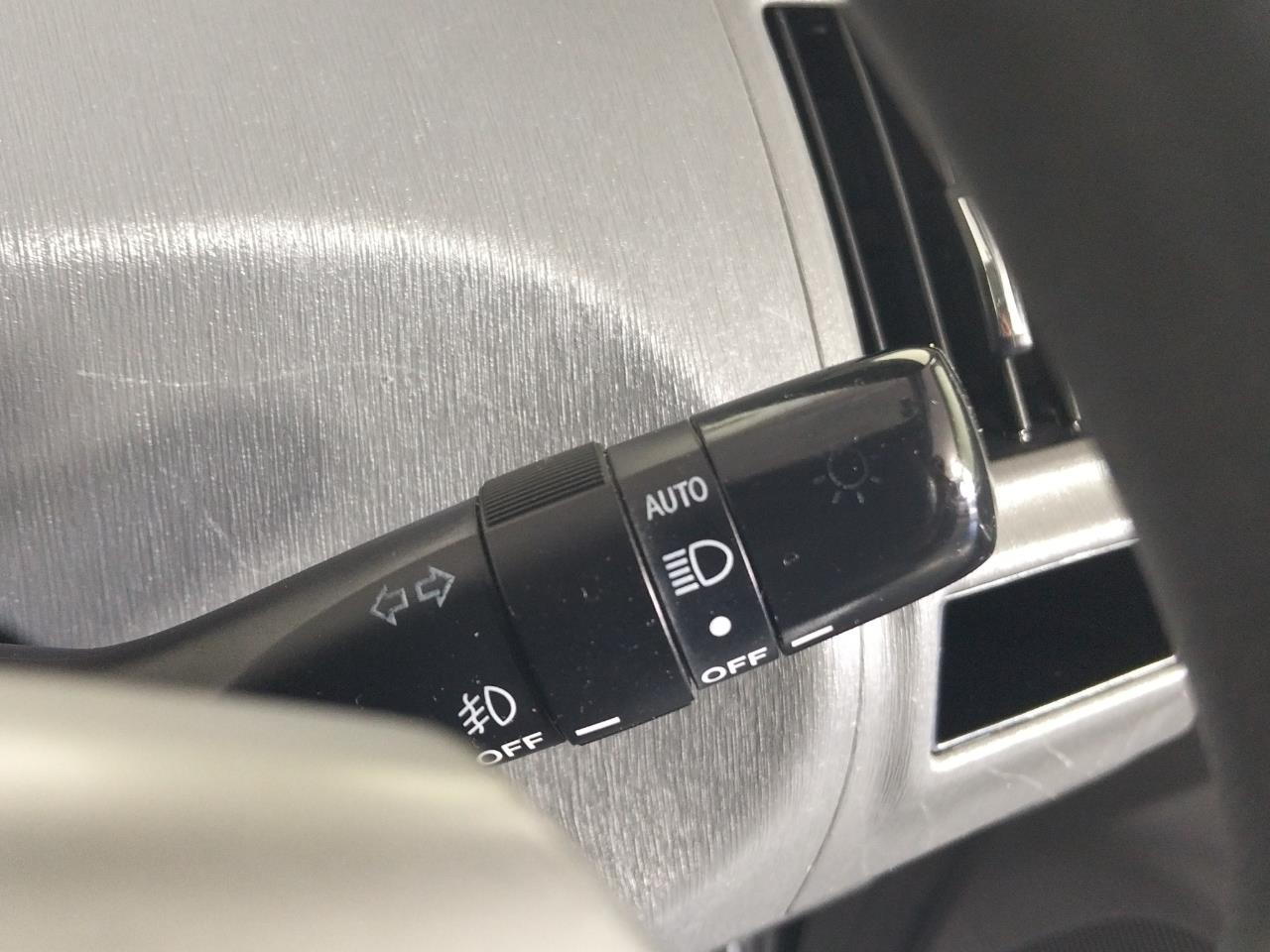 2012 Toyota Prius Alpha S Station Wagon SMART KEY + REVERSING CAMERA + AUTO LIGHTS