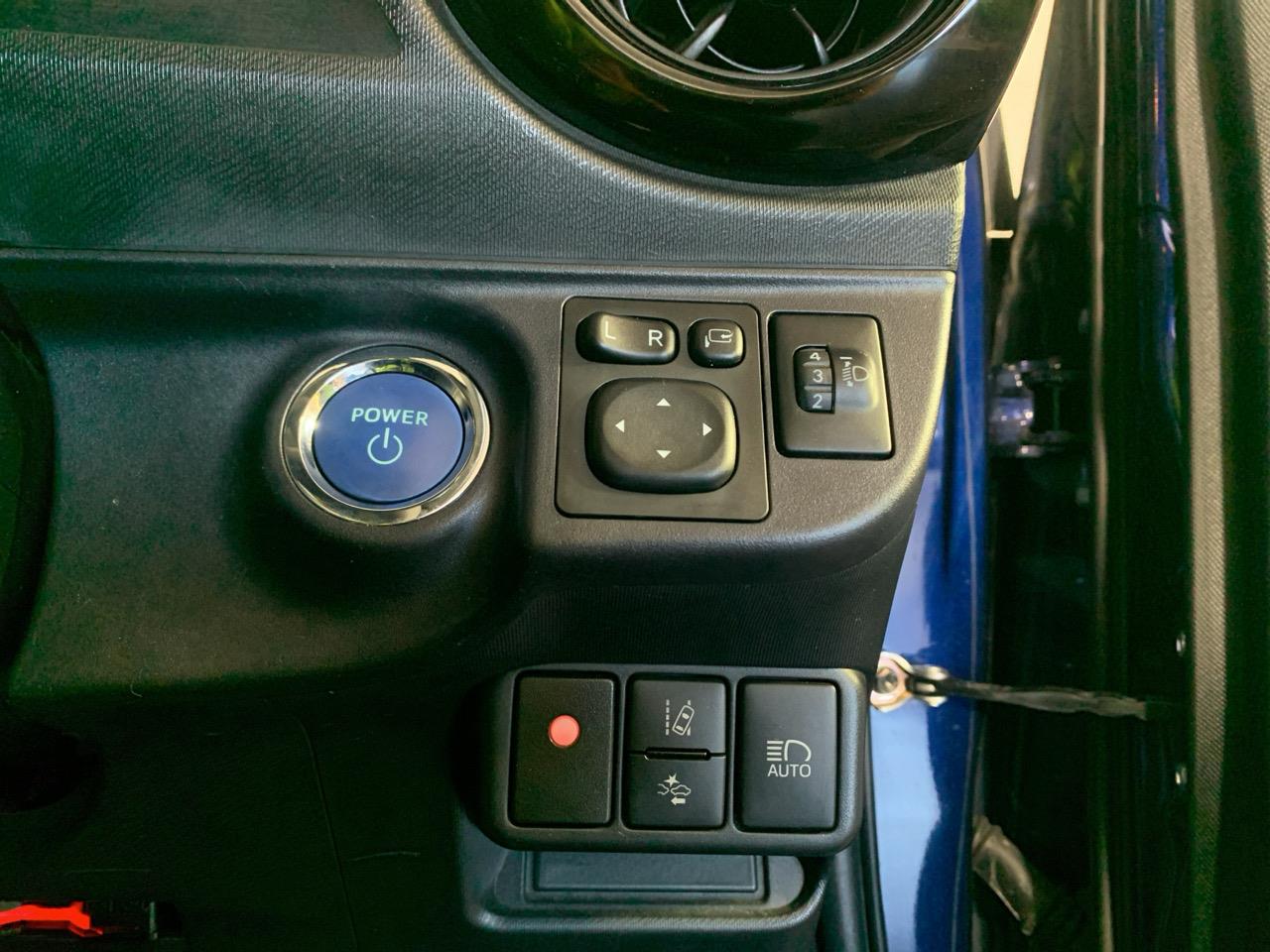 2016 Toyota Aqua Facelift Model S Hatchback PUSH START + REVERSING CAMERA + AUTO LIGHTS