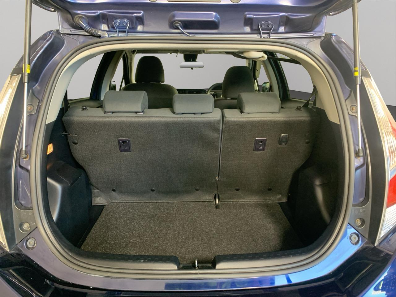 2016 Toyota Aqua Facelift Model S Hatchback PUSH START + REVERSING CAMERA + AUTO LIGHTS