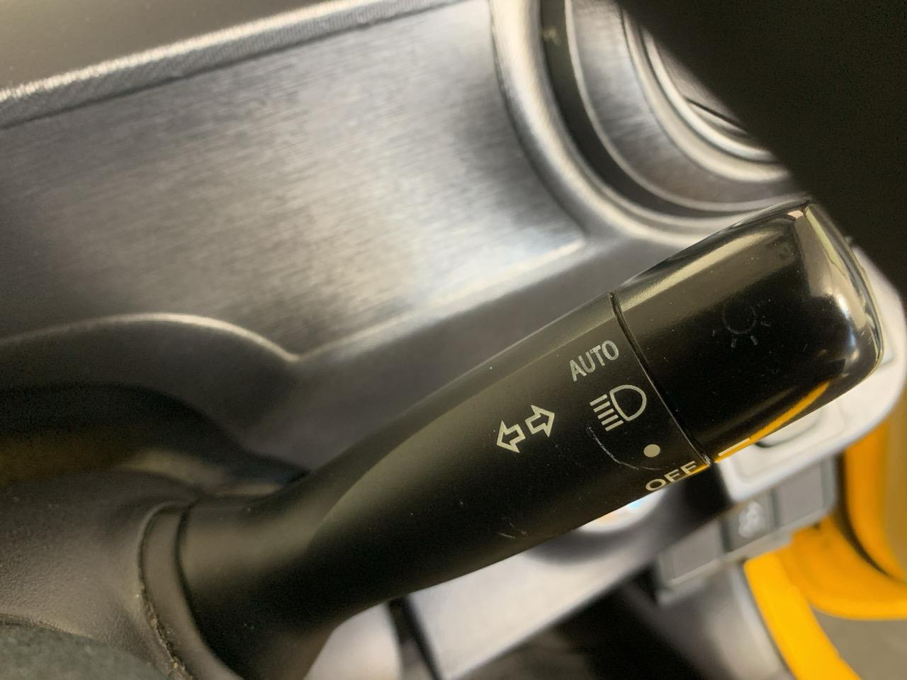 2014 Toyota Aqua S Hatchback REVERSING CAMERA + HEATED SEATS + AUTO LIGHTS