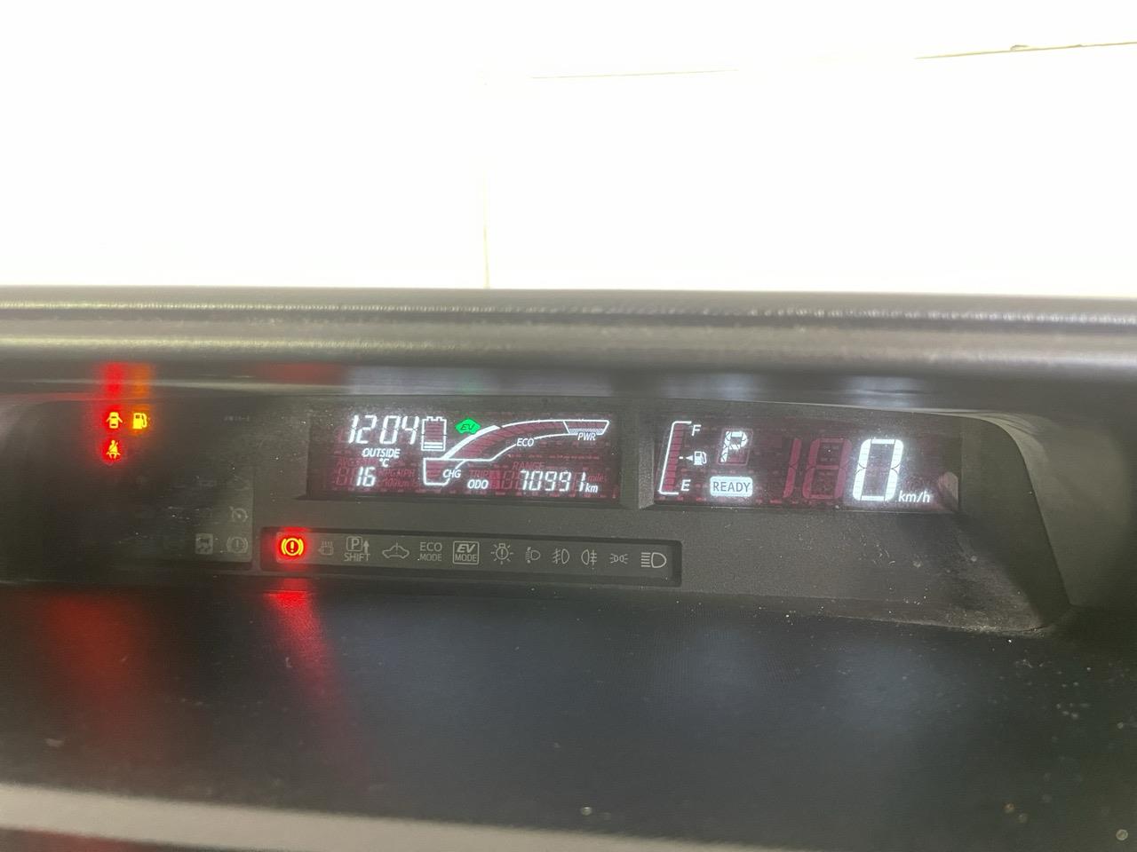 2015 Toyota Aqua X-URBAN Hatchback REVERSING CAMERA + AUTO LIGHTS + PUSH START