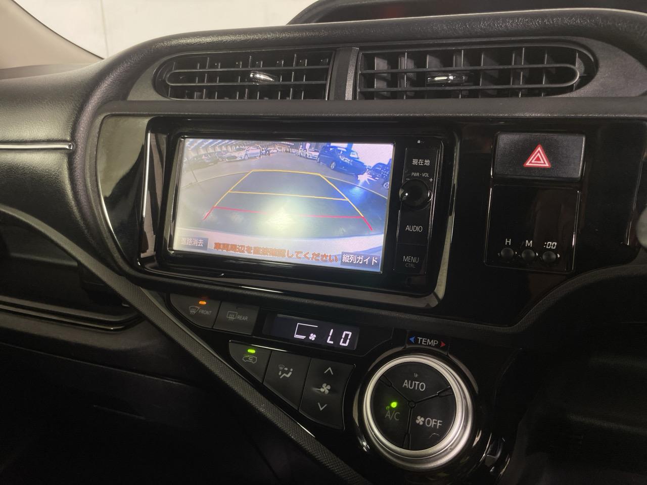 2015 Toyota Aqua X-URBAN Hatchback REVERSING CAMERA + AUTO LIGHTS + PUSH START