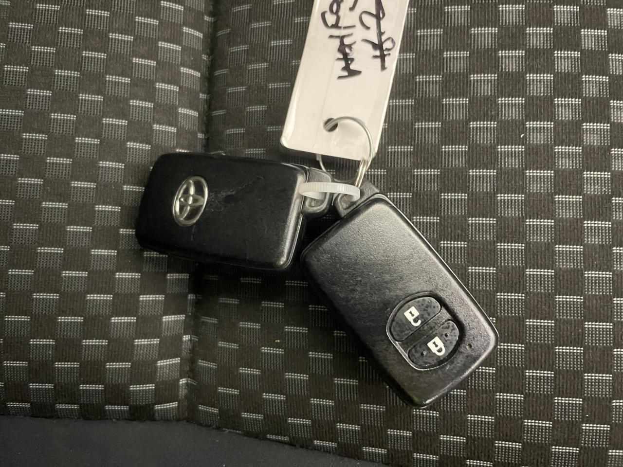 2015 Toyota Aqua X-URBAN Hatchback REVERSING CAMERA + AUTO LIGHTS + PUSH START