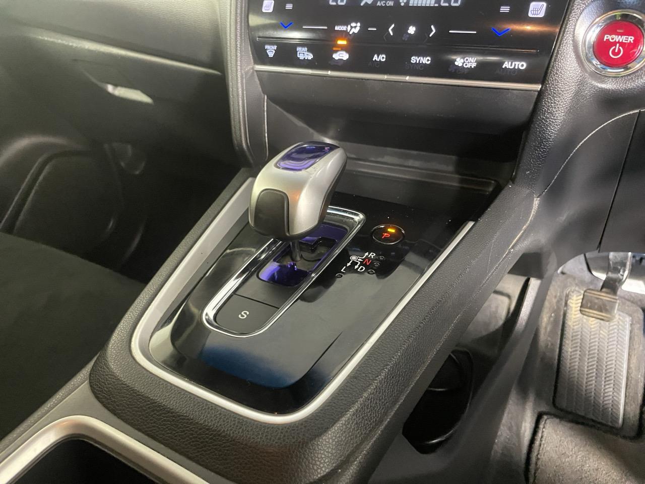 2015 Honda Fit Shuttle Hybrid Facelift Z Station Wagon REVERSING CAMERA + HEATED SEATS + PUSH START