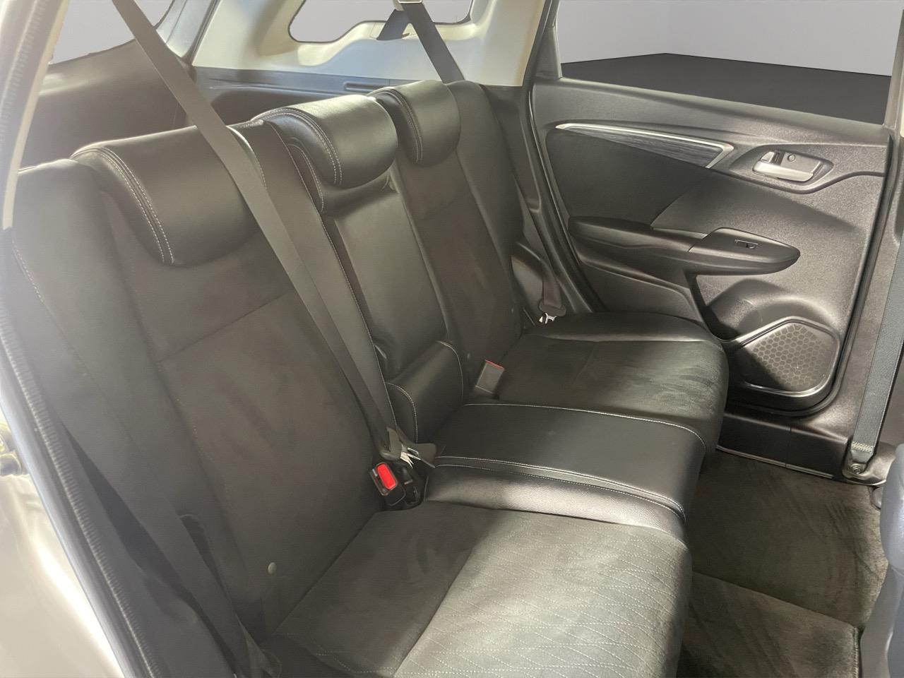 2015 Honda Fit Shuttle Hybrid Facelift Z Station Wagon REVERSING CAMERA + HEATED SEATS + PUSH START