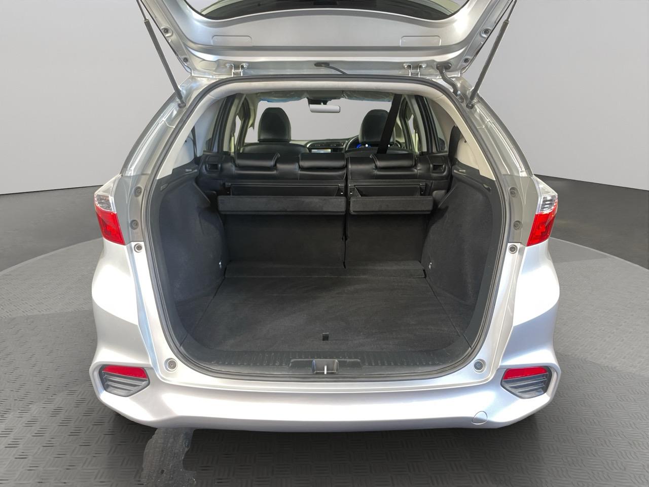 2015 Honda Fit Shuttle Hybrid Facelift Z Station Wagon REVERSING CAMERA + HEATED SEATS + PUSH START