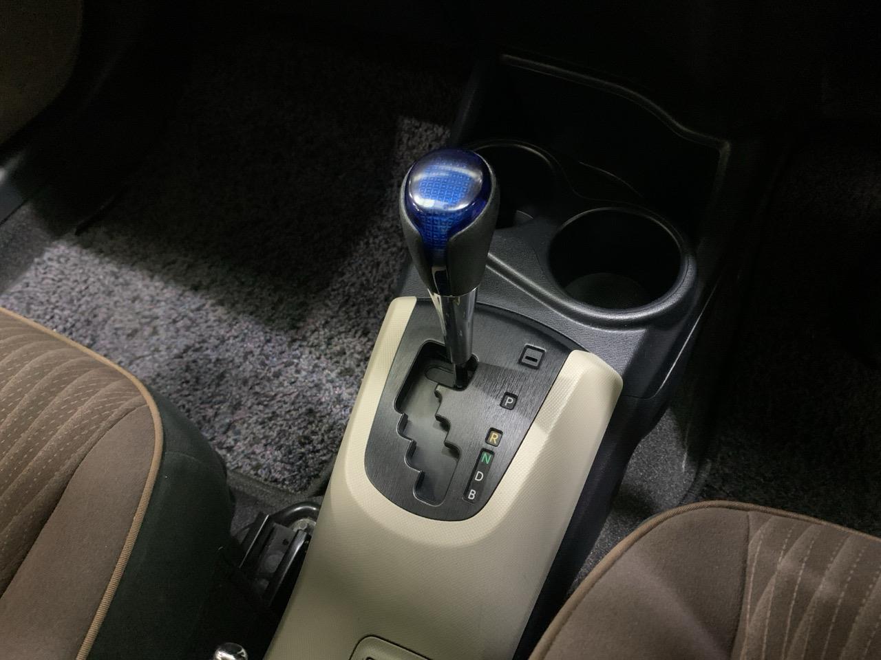 2012 Toyota Aqua G Hatchback PUSH BUTTON START + AUTO LIGHTS + REVERSING CAMERA