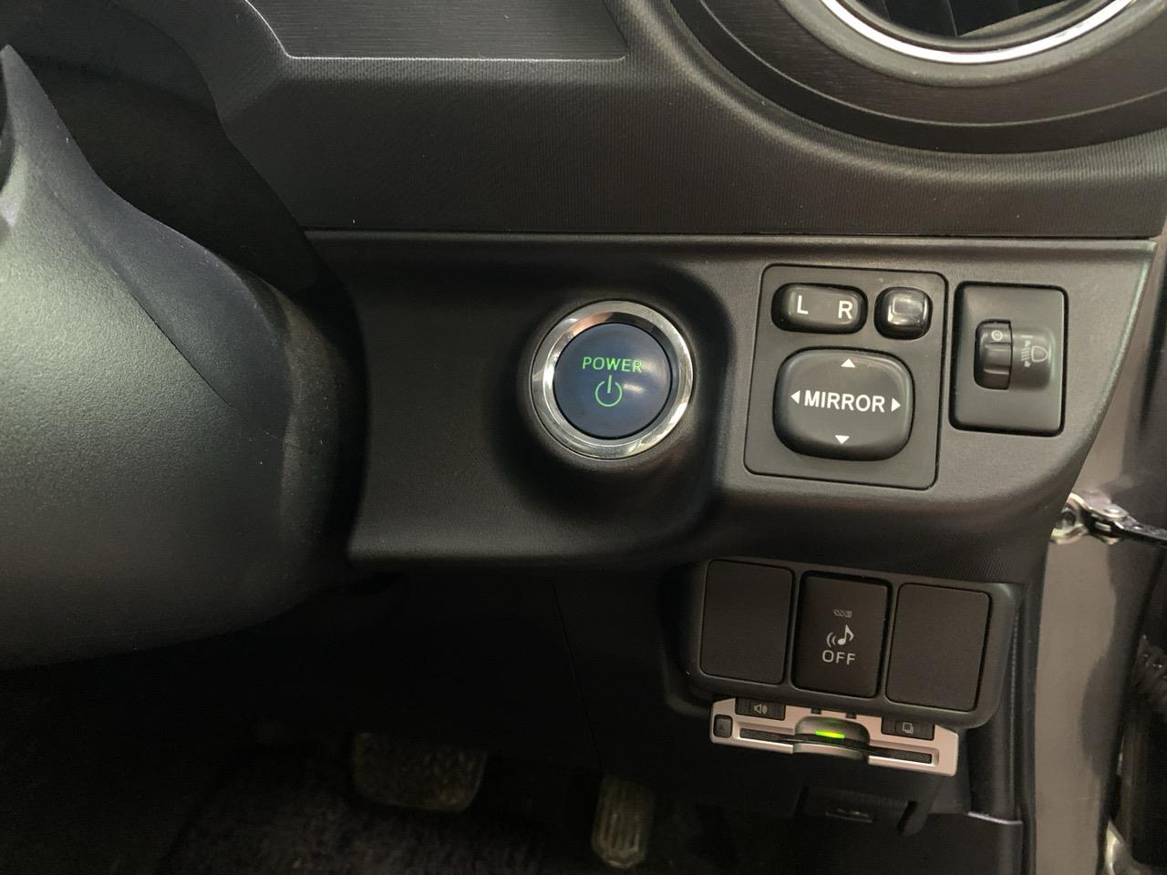 2012 Toyota Aqua G Hatchback PUSH BUTTON START + AUTO LIGHTS + REVERSING CAMERA