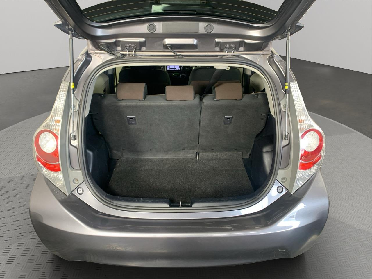 2012 Toyota Aqua G Hatchback PUSH BUTTON START + AUTO LIGHTS + REVERSING CAMERA