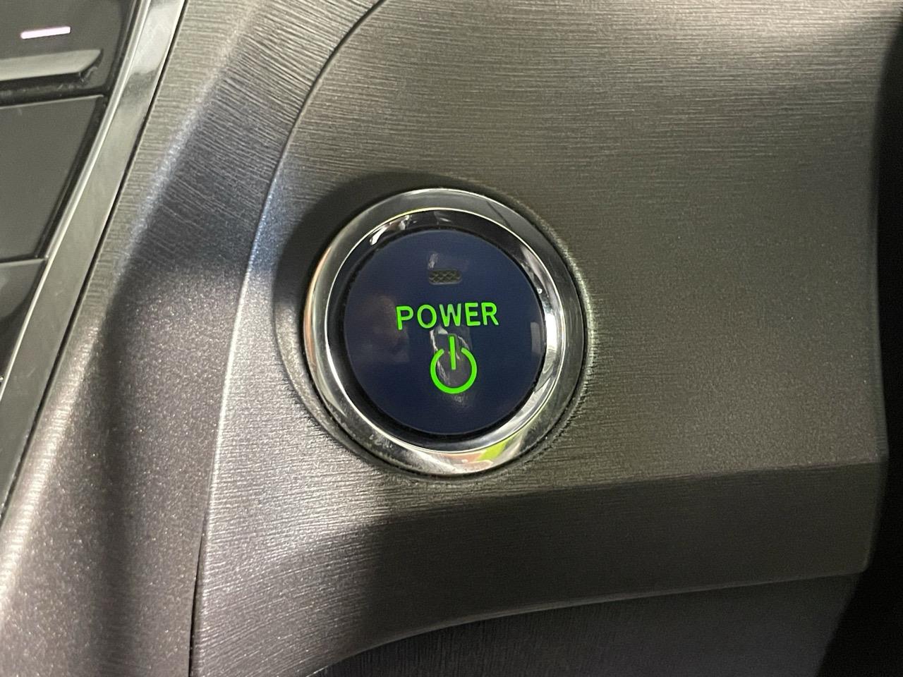 2013 Toyota Prius G Hatchback REVERSING CAMERA + CRUISE CONTROL + PUSH START