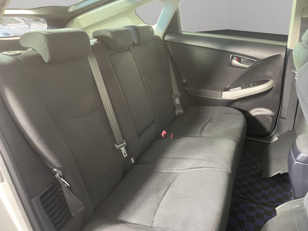 2013 Toyota Prius G Hatchback REVERSING CAMERA + CRUISE CONTROL + PUSH START