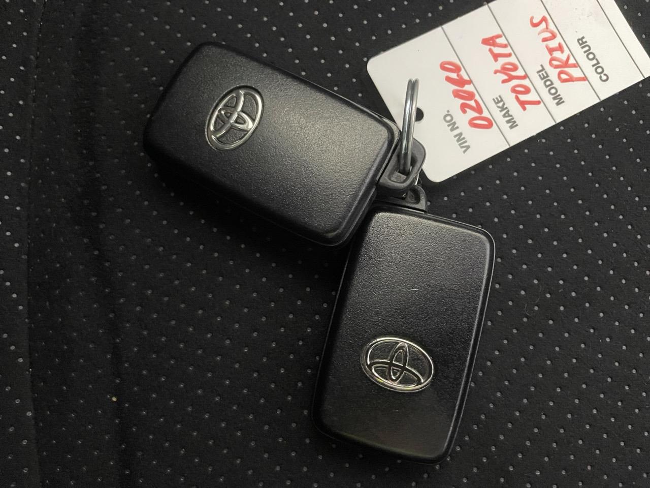 2013 Toyota Prius G Hatchback REVERSING CAMERA + CRUISE CONTROL + PUSH START