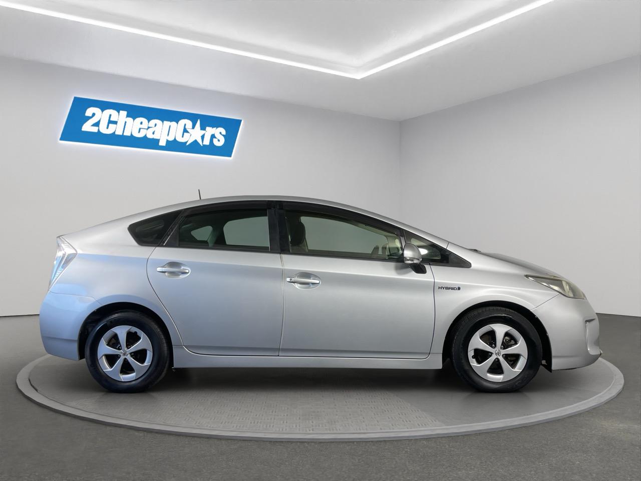 2013 Toyota Prius G Hatchback REVERSING CAMERA + CRUISE CONTROL + PUSH START
