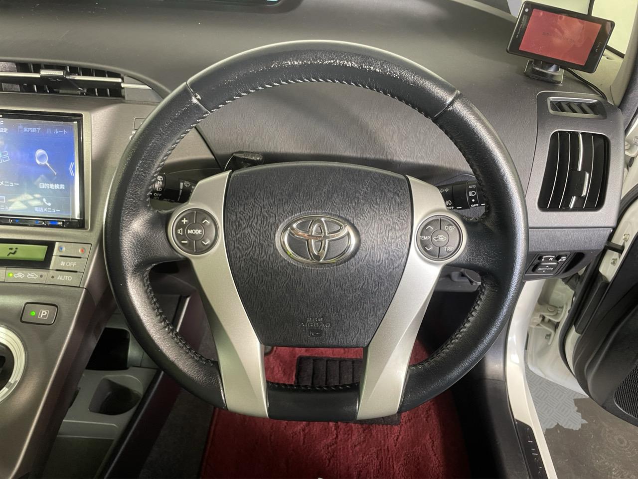 2012 Toyota Prius S Hatchback REVERSING CAMERA + AUTO LIGHTS + PUSH START