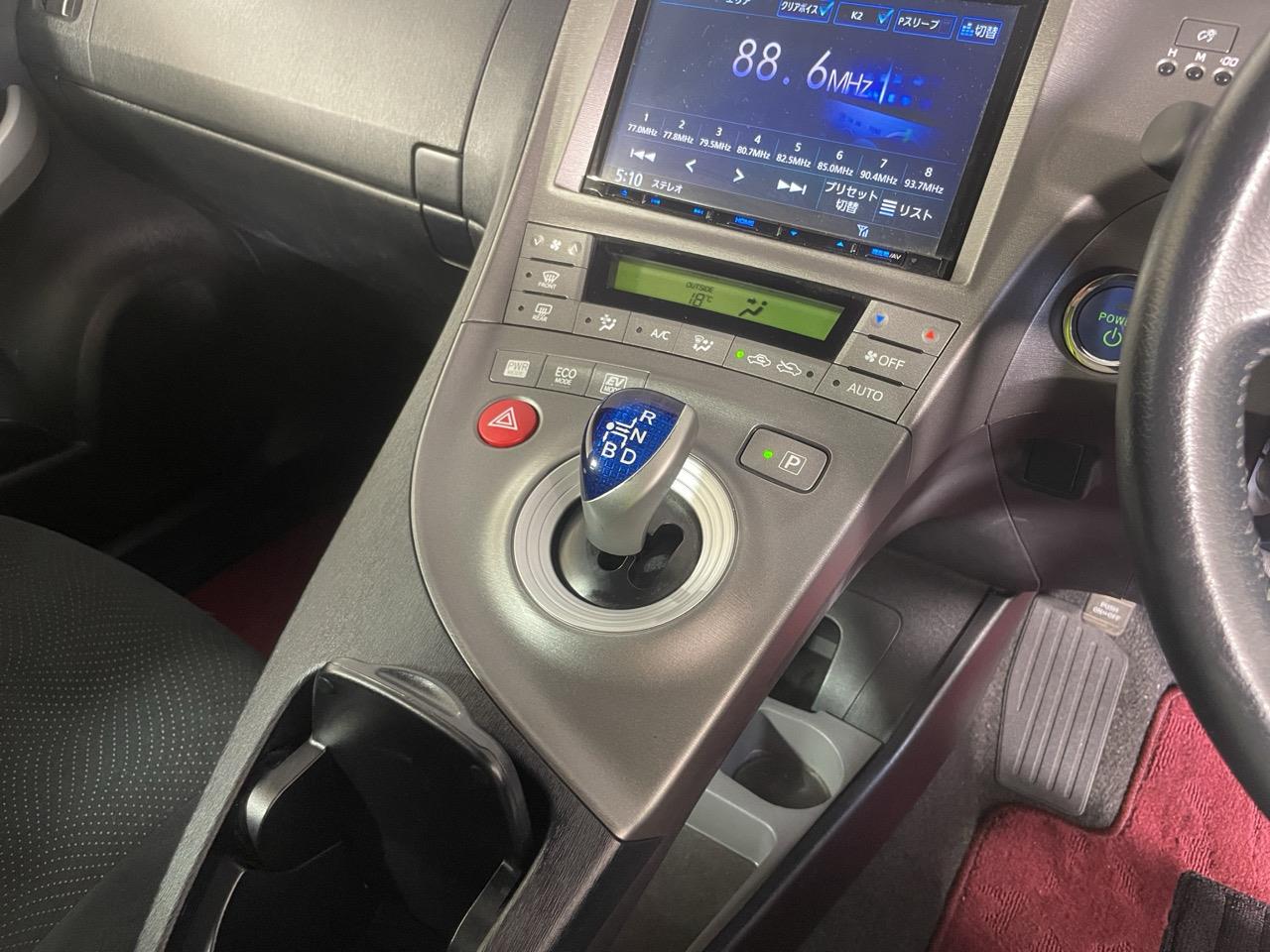 2012 Toyota Prius S Hatchback REVERSING CAMERA + AUTO LIGHTS + PUSH START