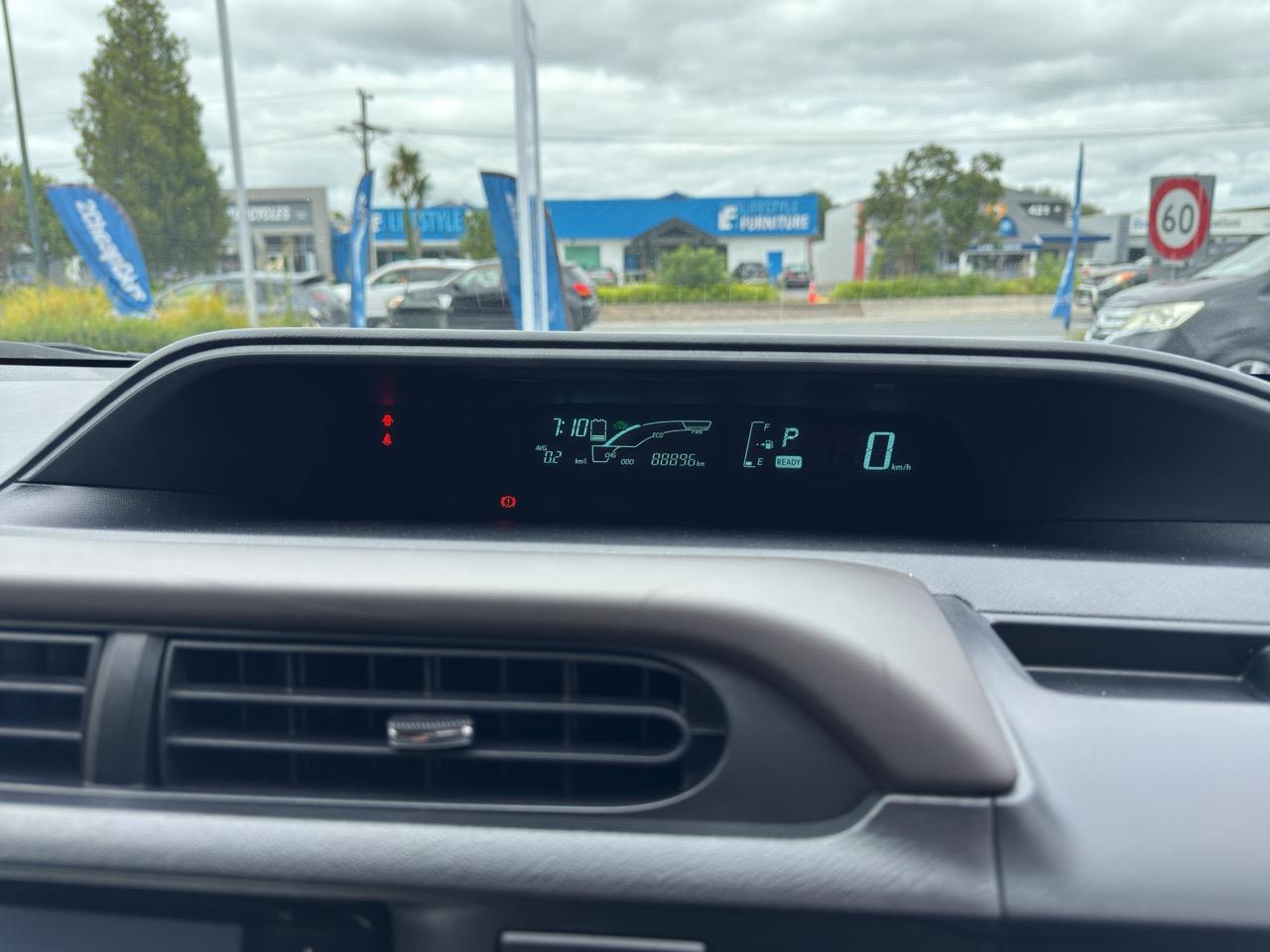 2014 Toyota Aqua G Hatchback SMART KEY + GREAT FUEL EFFICIENCY